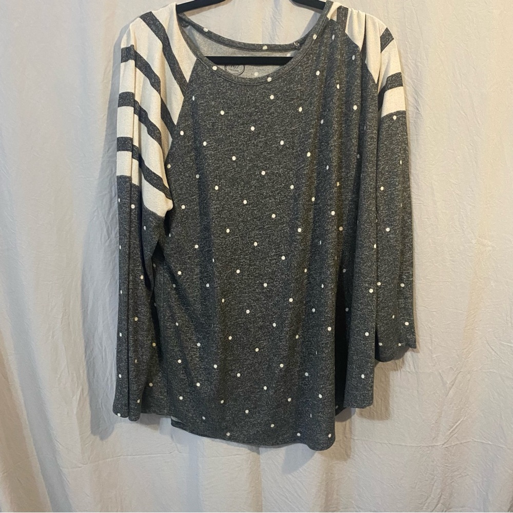 Maurices size 1 lightweight long sleeve top super soft